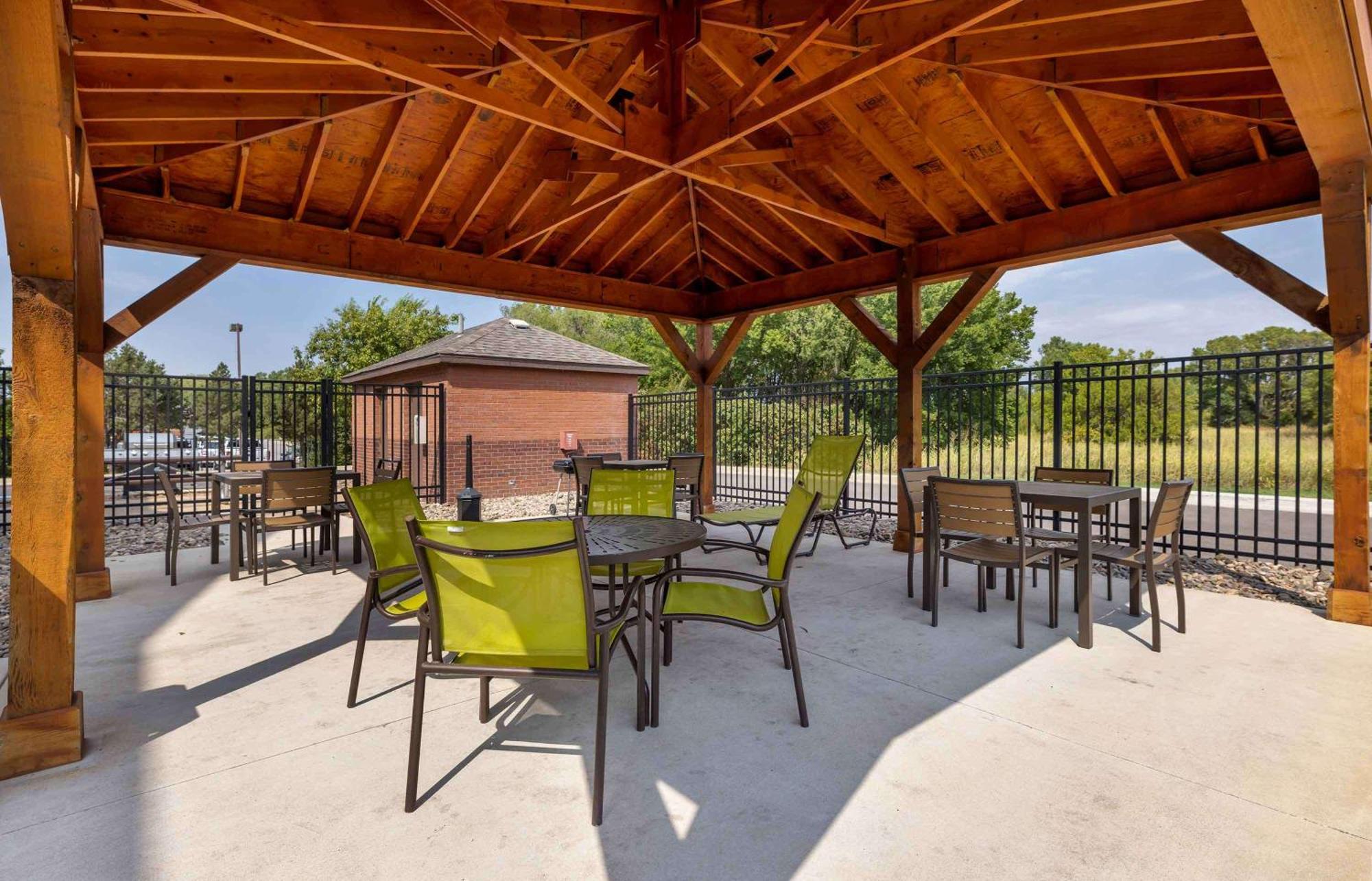 Extended Stay America Suites - Wichita - East Eksteriør billede