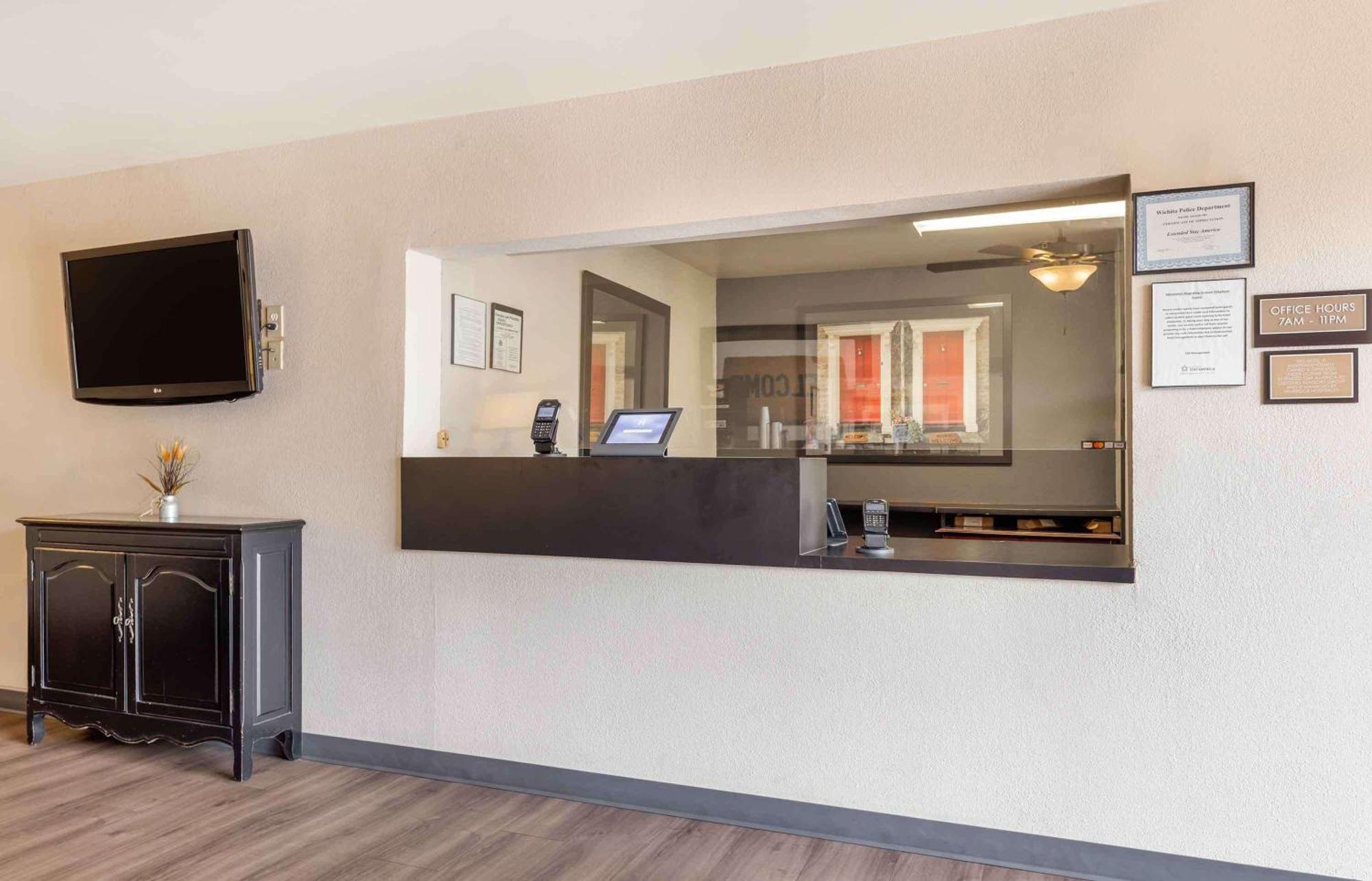 Extended Stay America Suites - Wichita - East Eksteriør billede